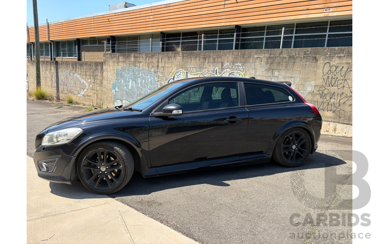 10/2012 Volvo C30 T5 R-DESIGN (FWD) MY12 3d Hatchback Black 2.5L
