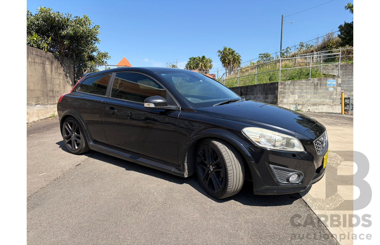 10/2012 Volvo C30 T5 R-DESIGN (FWD) MY12 3d Hatchback Black 2.5L