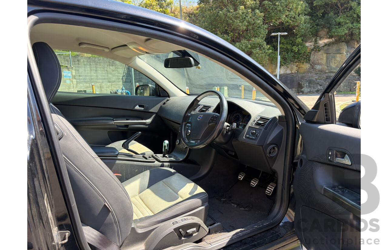 10/2012 Volvo C30 T5 R-DESIGN (FWD) MY12 3d Hatchback Black 2.5L