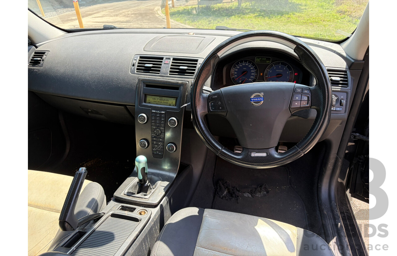10/2012 Volvo C30 T5 R-DESIGN (FWD) MY12 3d Hatchback Black 2.5L
