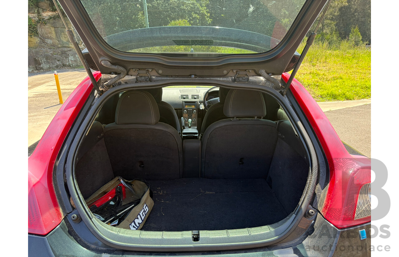 10/2012 Volvo C30 T5 R-DESIGN (FWD) MY12 3d Hatchback Black 2.5L