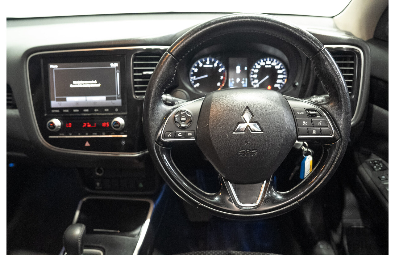 06/2021 Mitsubishi Outlander ES ZL MY21 4d Wagon Grey 2.4L - 7 Seater