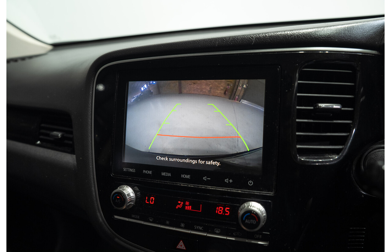 06/2021 Mitsubishi Outlander ES ZL MY21 4d Wagon Grey 2.4L - 7 Seater