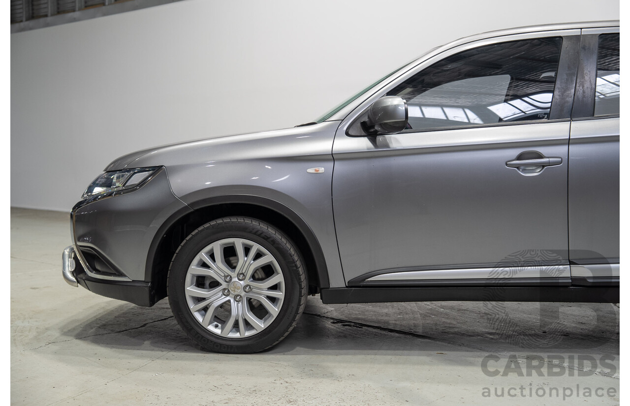 06/2021 Mitsubishi Outlander ES ZL MY21 4d Wagon Grey 2.4L - 7 Seater