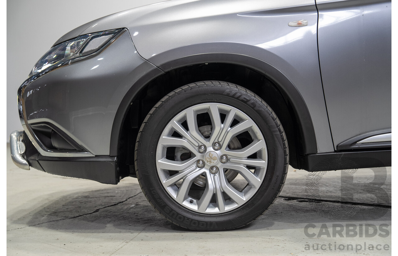 06/2021 Mitsubishi Outlander ES ZL MY21 4d Wagon Grey 2.4L - 7 Seater