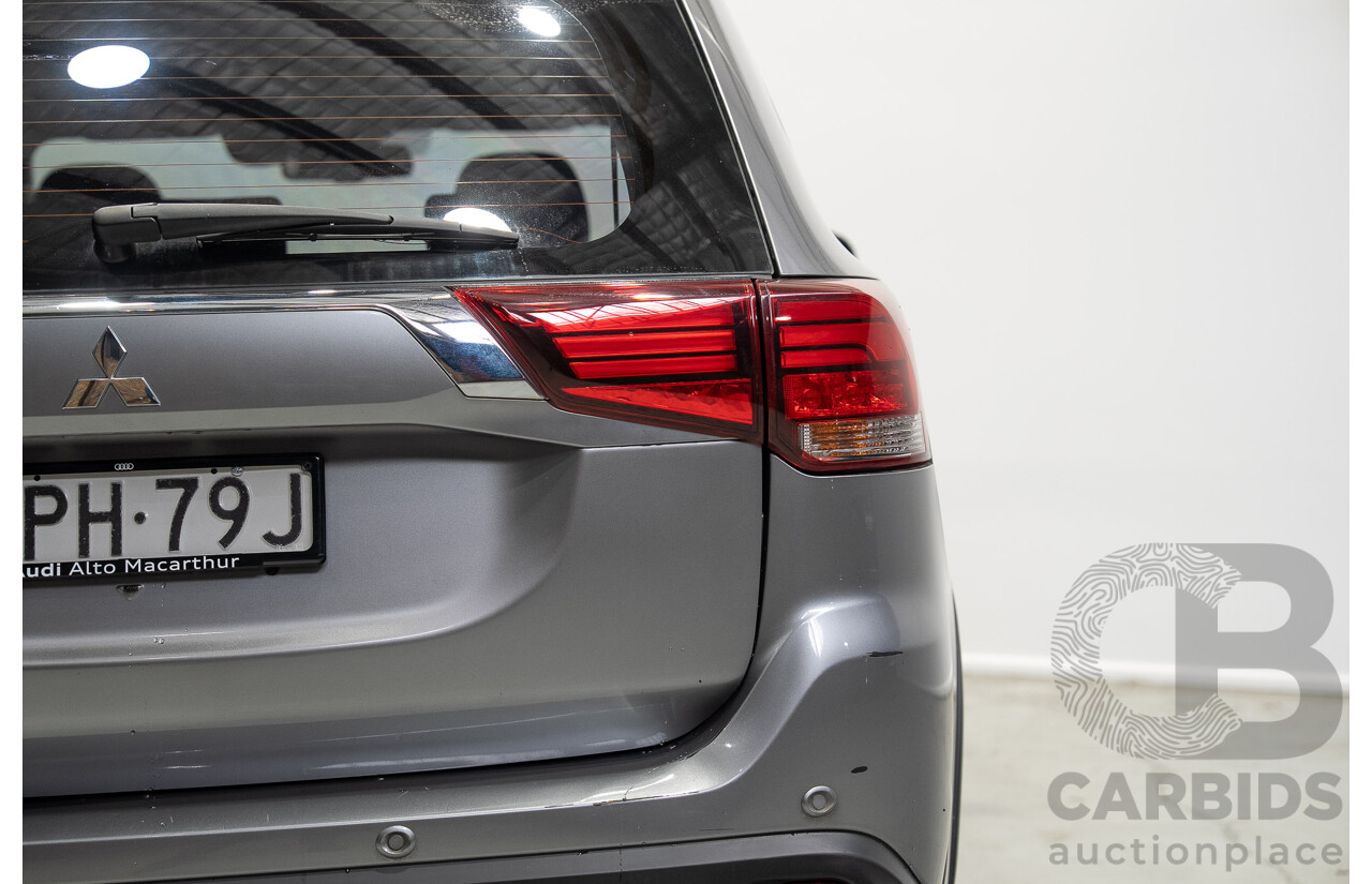 06/2021 Mitsubishi Outlander ES ZL MY21 4d Wagon Grey 2.4L - 7 Seater