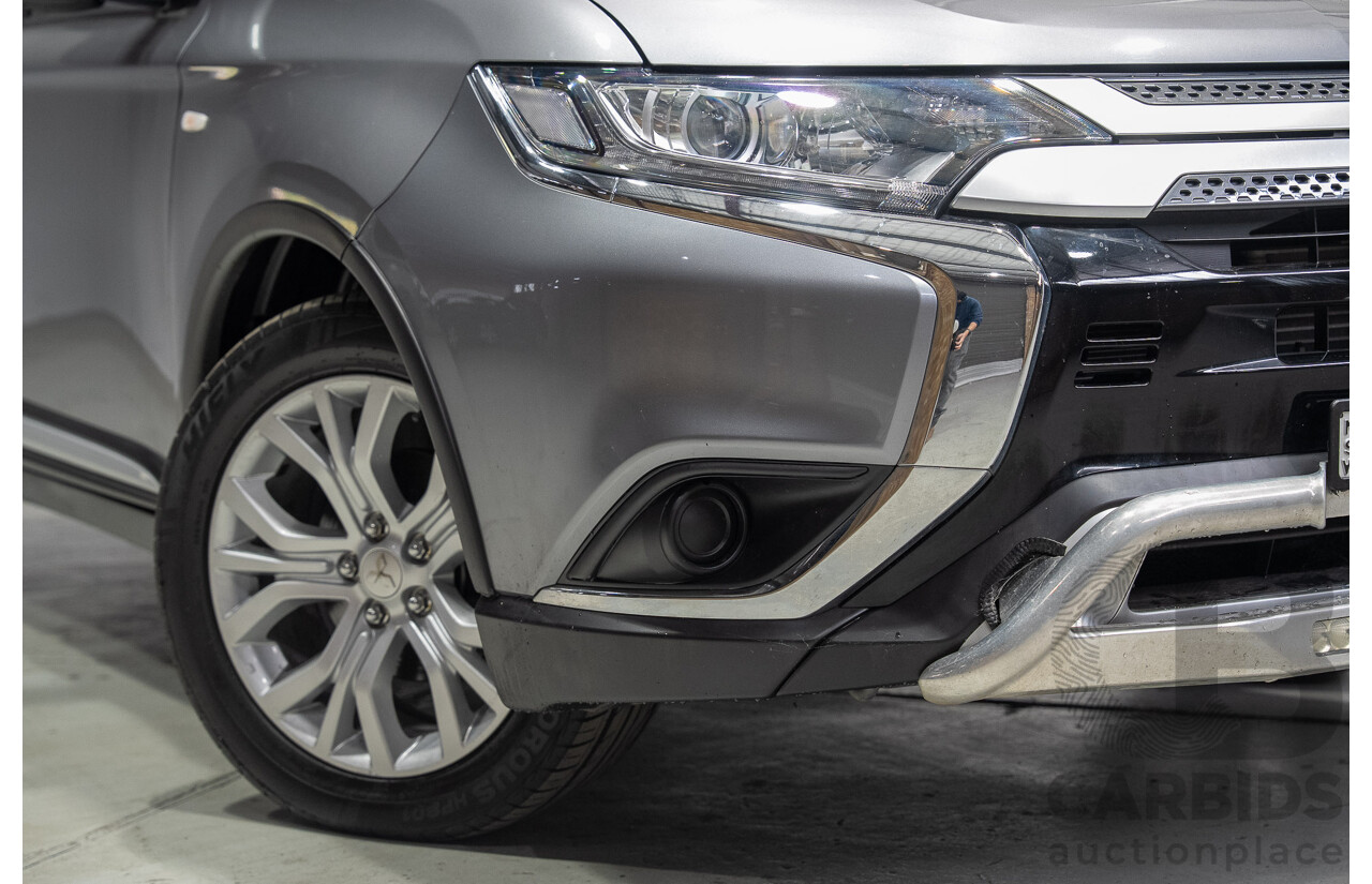 06/2021 Mitsubishi Outlander ES ZL MY21 4d Wagon Grey 2.4L - 7 Seater