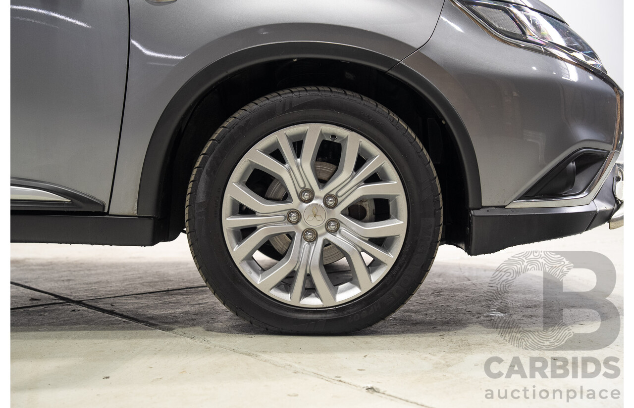 06/2021 Mitsubishi Outlander ES ZL MY21 4d Wagon Grey 2.4L - 7 Seater