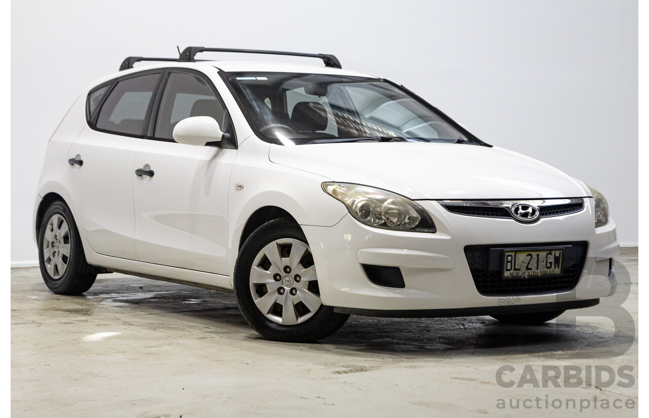 12/2010 Hyundai I30 SX FD MY11 5d Hatchback White 2.0L