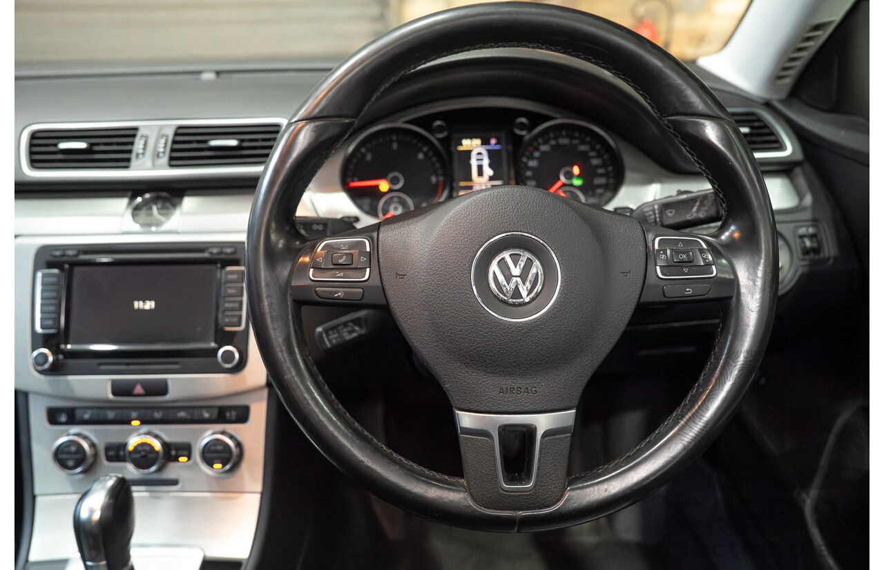 07/2013 Volkswagen Passat V6 FSI Highline (AWD) 3C MY13.5 4d Wagon Grey 3.6L