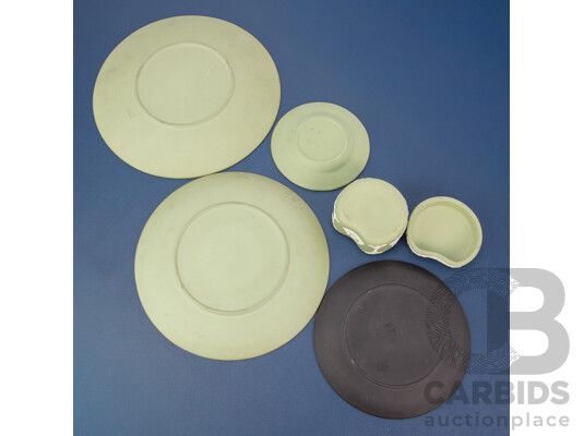 Collection of Four Wedgewood White Green Ceramic Pieces and a Black Example