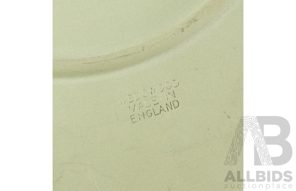 Collection of Four Wedgewood White Green Ceramic Pieces and a Black Example