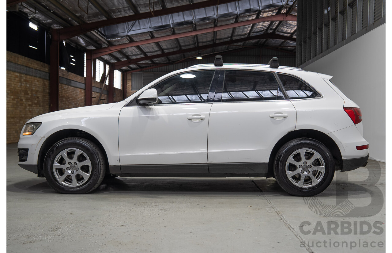 08/2010 Audi Q5 2.0 TFSI Quattro 8R MY11 4d Wagon White 2.0L
