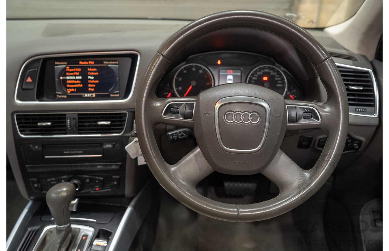 08/2010 Audi Q5 2.0 TFSI Quattro 8R MY11 4d Wagon White 2.0L