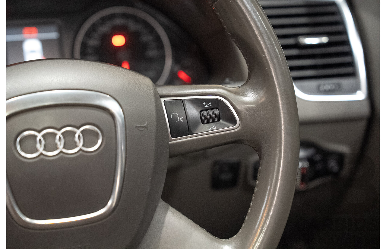 08/2010 Audi Q5 2.0 TFSI Quattro 8R MY11 4d Wagon White 2.0L