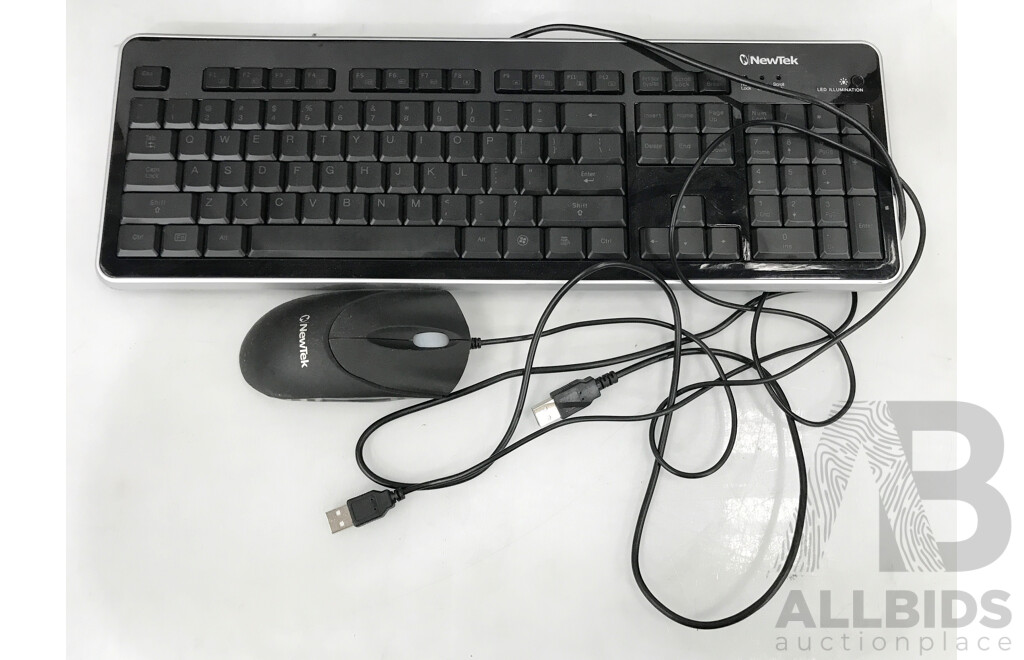 NewTek (VS-100) TalkShow Video Calling System with Carry Case