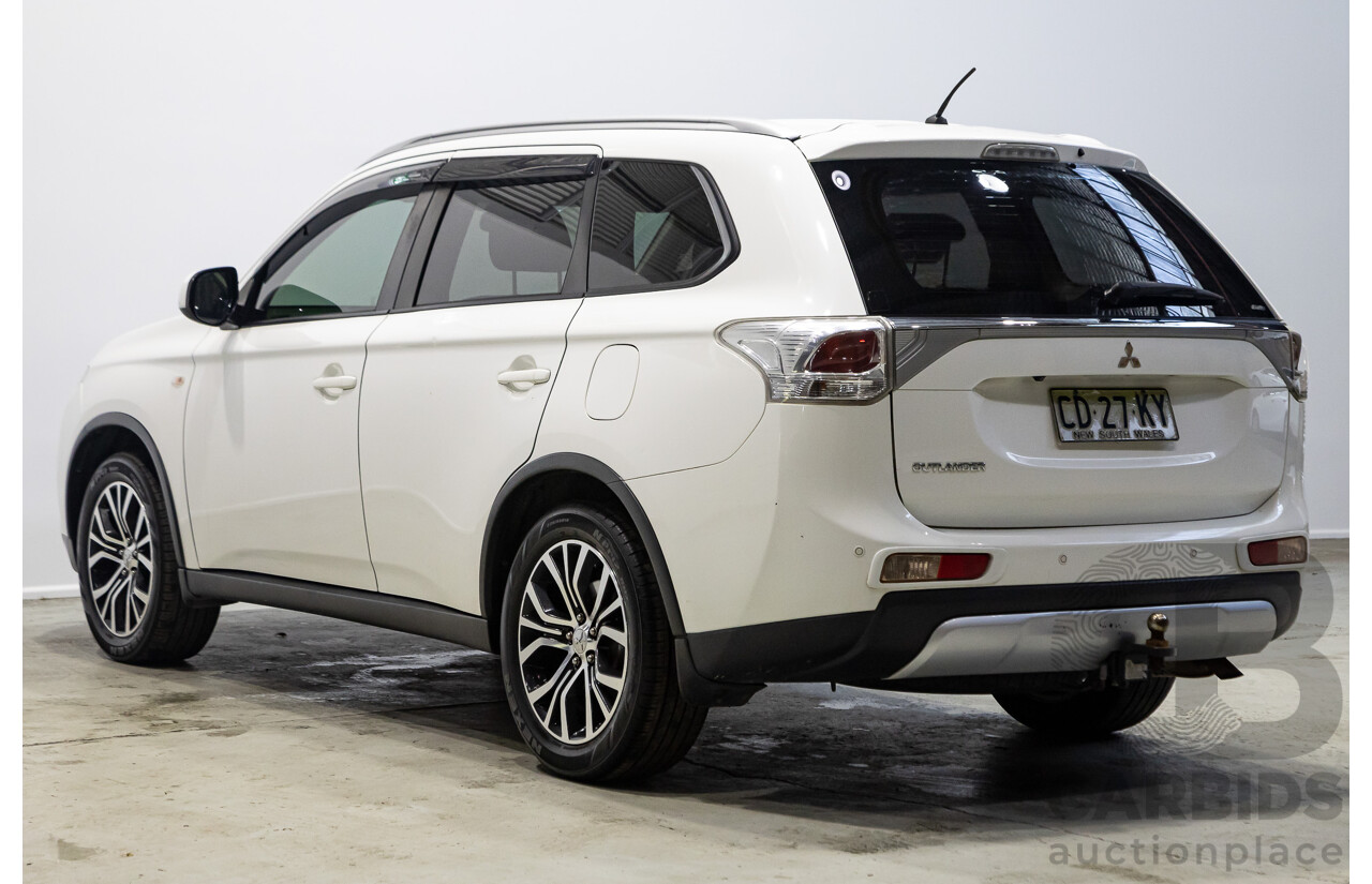 02/2015 Mitsubishi Outlander ES (4x4) ZJ MY14.5 4d Wagon White 2.4L