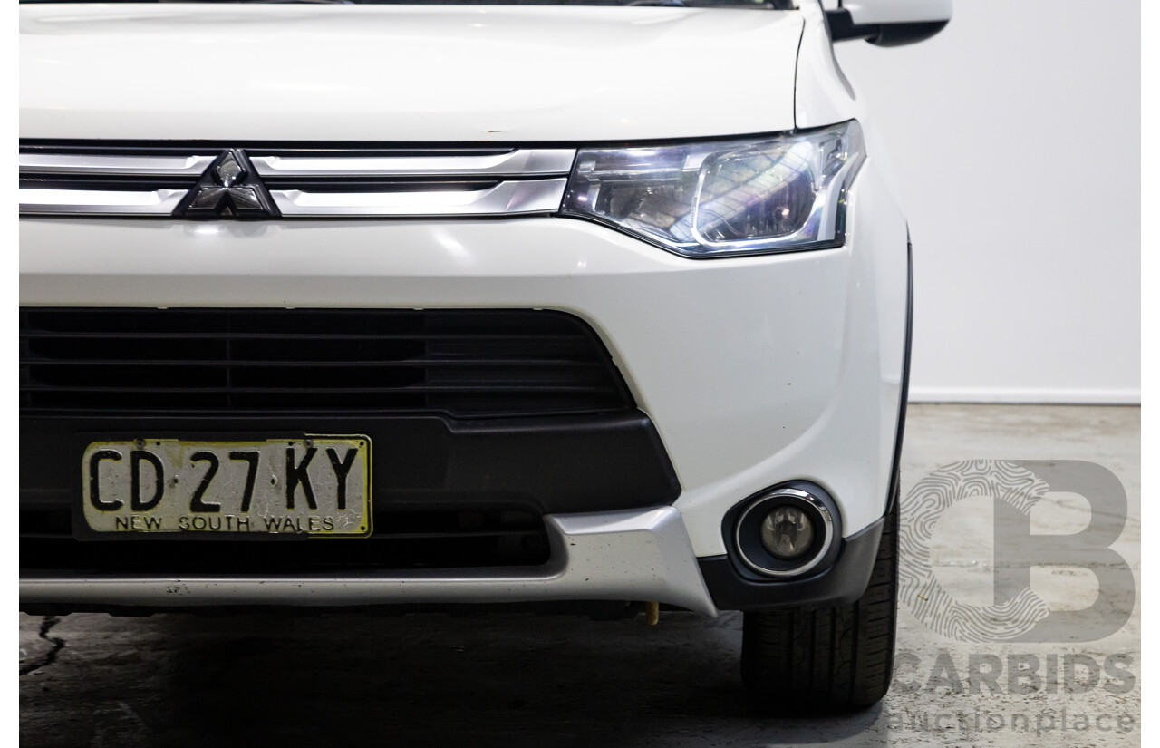 02/2015 Mitsubishi Outlander ES (4x4) ZJ MY14.5 4d Wagon White 2.4L