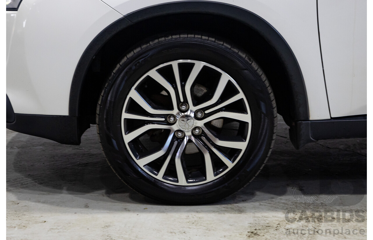 02/2015 Mitsubishi Outlander ES (4x4) ZJ MY14.5 4d Wagon White 2.4L