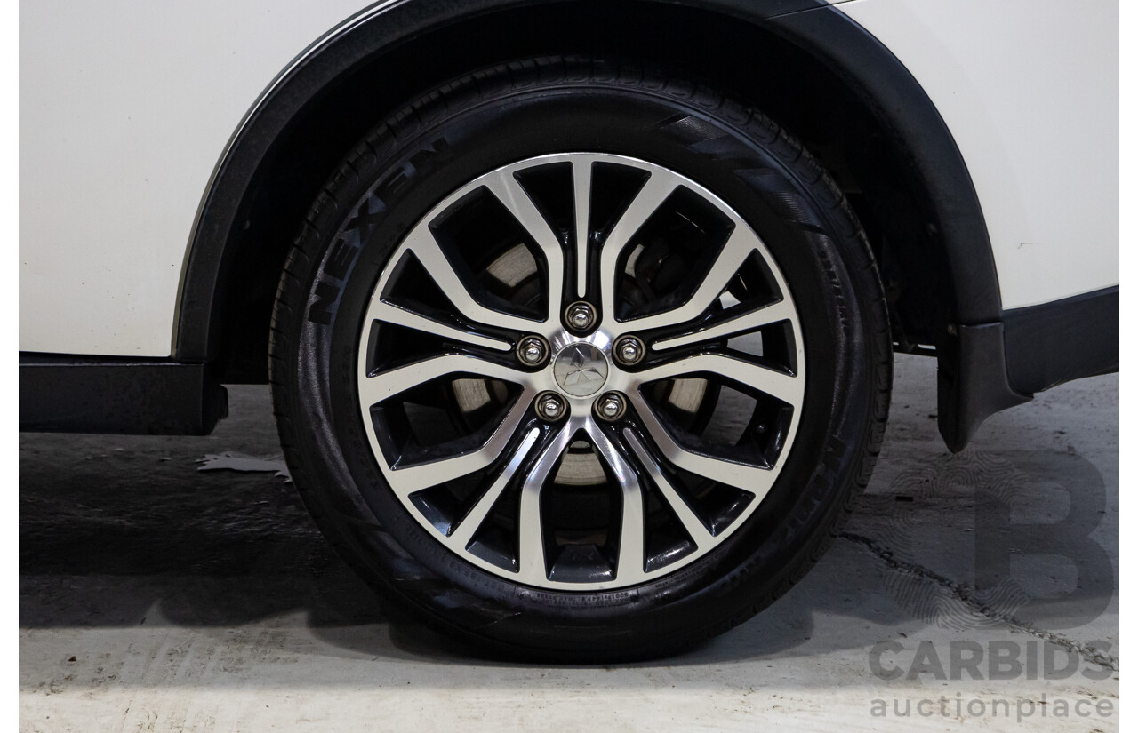 02/2015 Mitsubishi Outlander ES (4x4) ZJ MY14.5 4d Wagon White 2.4L