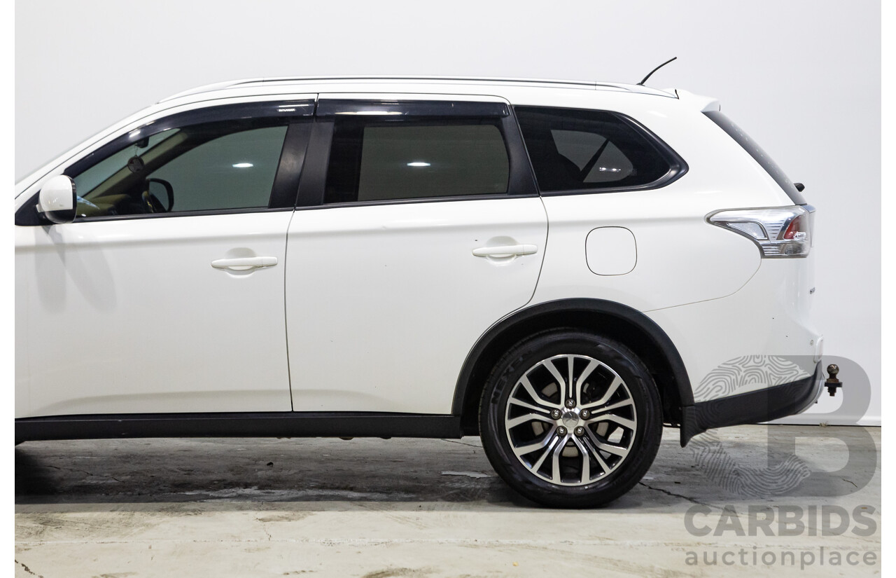 02/2015 Mitsubishi Outlander ES (4x4) ZJ MY14.5 4d Wagon White 2.4L