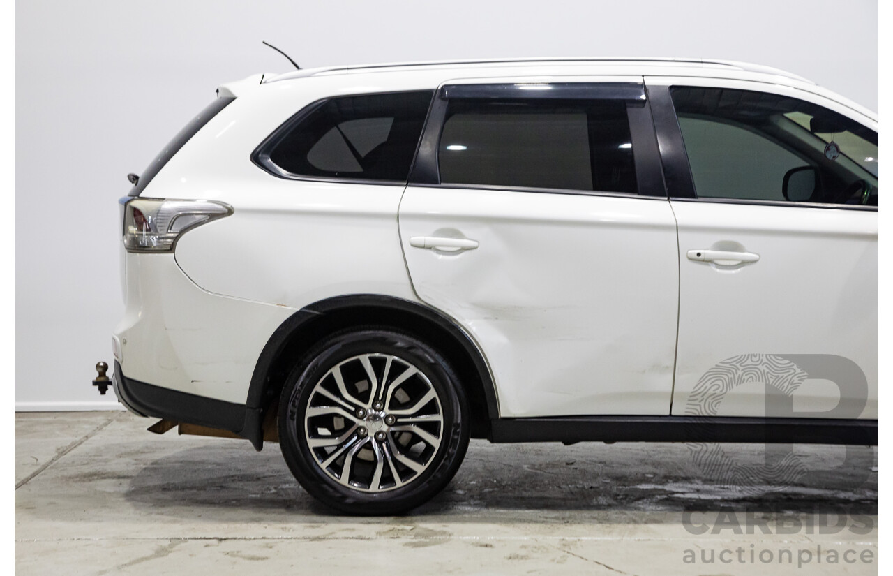 02/2015 Mitsubishi Outlander ES (4x4) ZJ MY14.5 4d Wagon White 2.4L