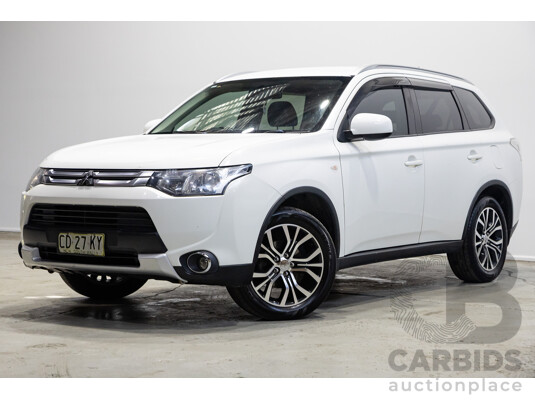 02/2015 Mitsubishi Outlander ES (4x4) ZJ MY14.5 4d Wagon White 2.4L