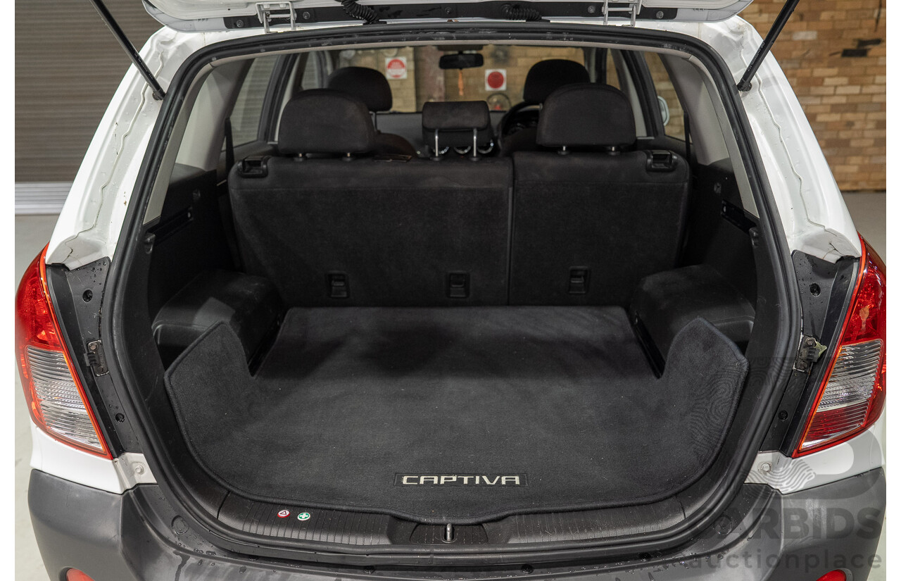 12/2012 Holden Captiva 5 CG MY12 4d Wagon White 2.4L