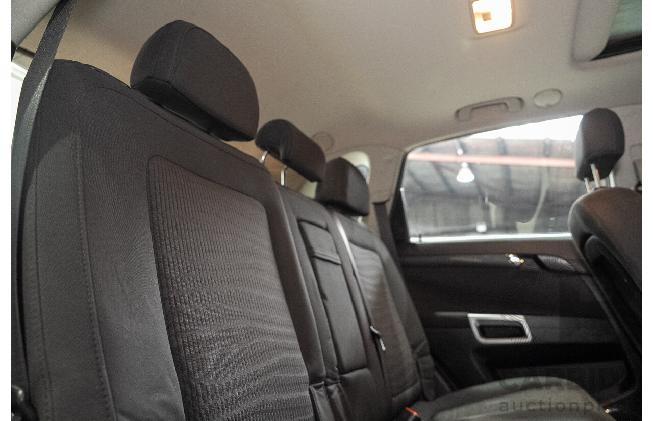 12/2012 Holden Captiva 5 CG MY12 4d Wagon White 2.4L