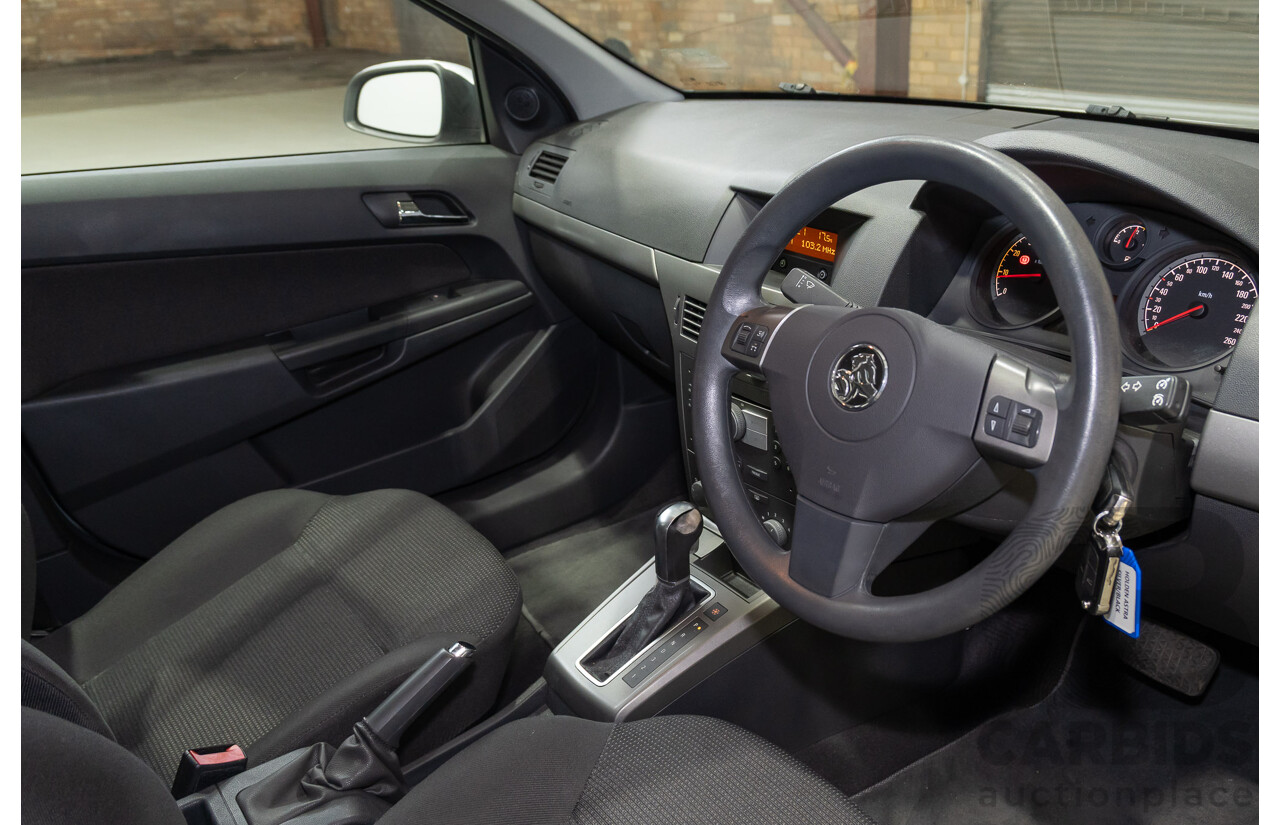 06/2005 Holden Astra CD AH 5D Hatchback Silver 1.8L