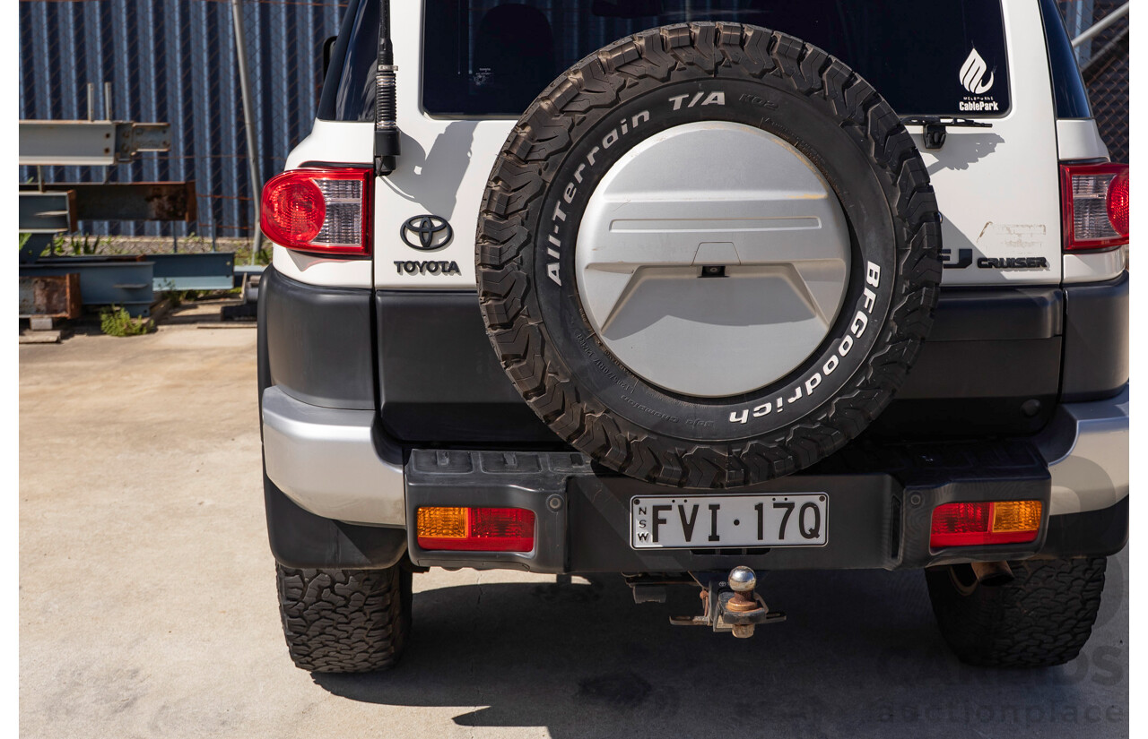 05/2012 Toyota FJ Cruiser (4x4) GSJ15R 4D Wagon Iceberg White 4.0L
