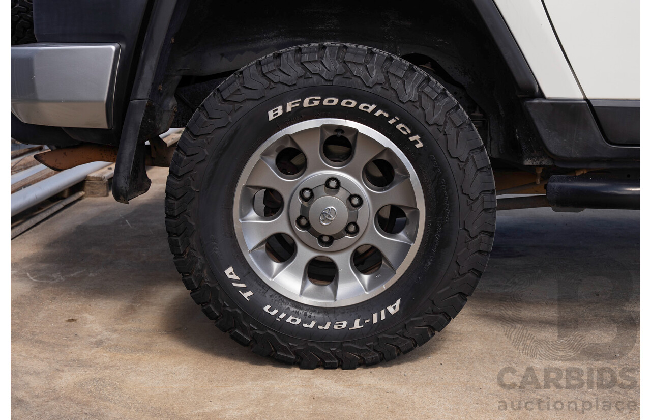 05/2012 Toyota FJ Cruiser (4x4) GSJ15R 4D Wagon Iceberg White 4.0L
