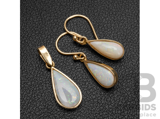 14ct Yellow Gold & Lightning Ridge Opal Earrings & Pendant Set - 4.64gms