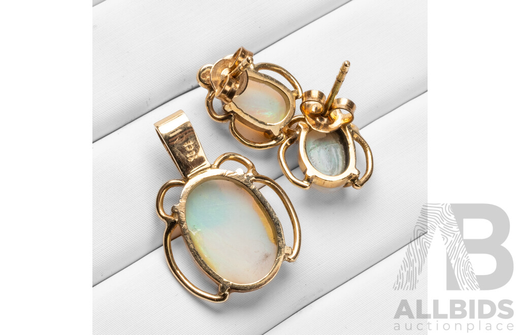 14ct Gold Opal Pendant & 9ct Gold Opal Earrings Set - 4.06gms