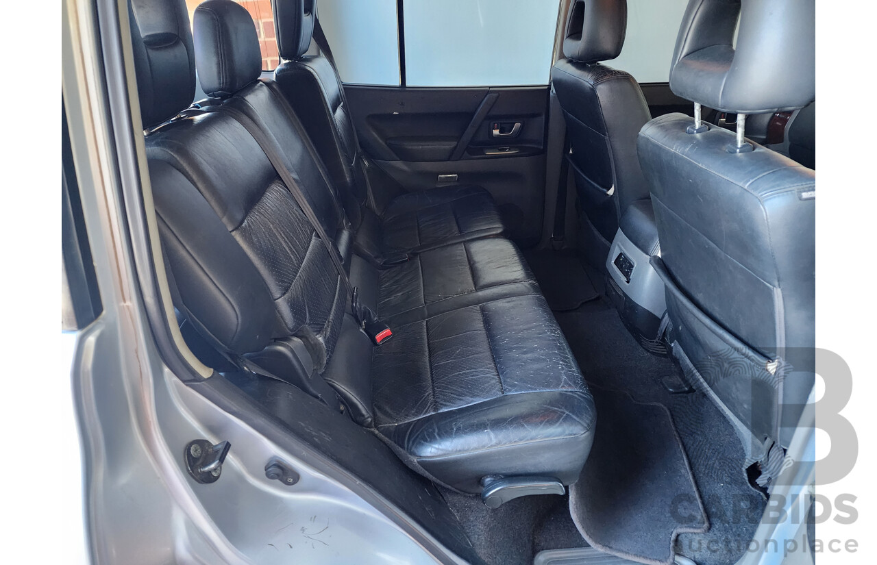 07/2004 Mitsubishi Pajero Exceed LWB (4x4) NP 4d Wagon Silver 3.8L
