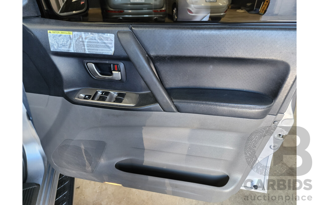 07/2004 Mitsubishi Pajero Exceed LWB (4x4) NP 4d Wagon Silver 3.8L