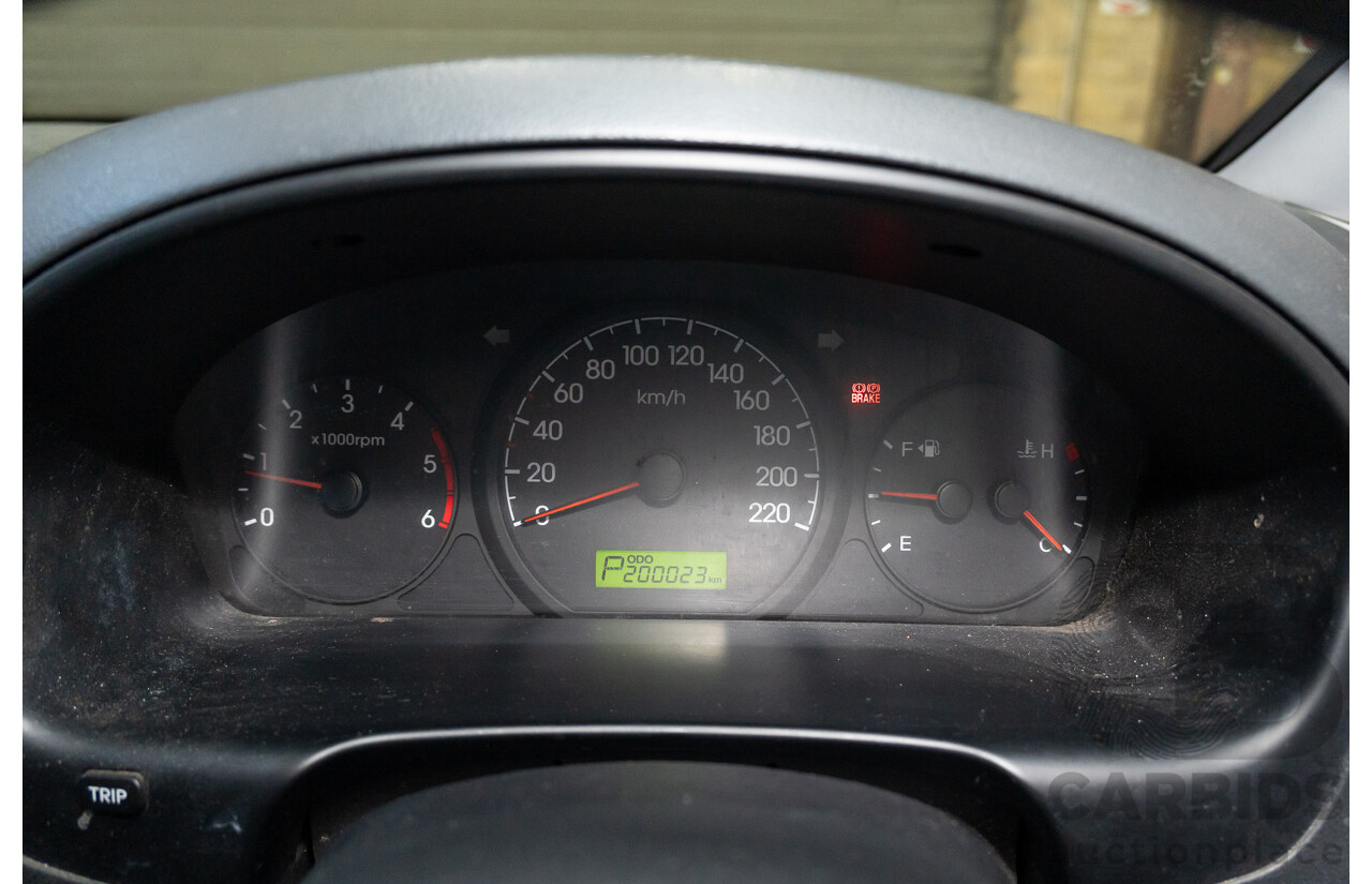 07/2010 Hyundai Iload (RWD) TQ 4D Van White 2.5L