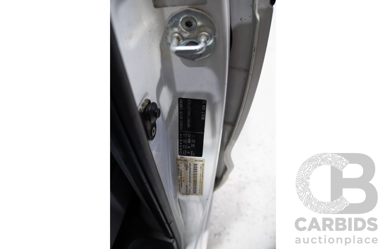 07/2010 Hyundai Iload (RWD) TQ 4D Van White 2.5L