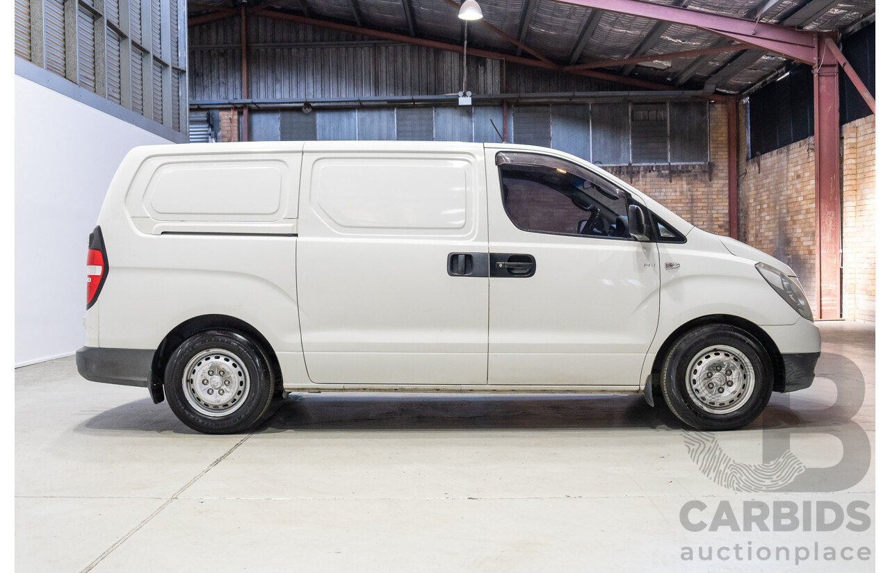 07/2010 Hyundai Iload (RWD) TQ 4D Van White 2.5L
