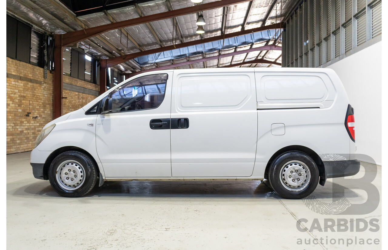 07/2010 Hyundai Iload (RWD) TQ 4D Van White 2.5L