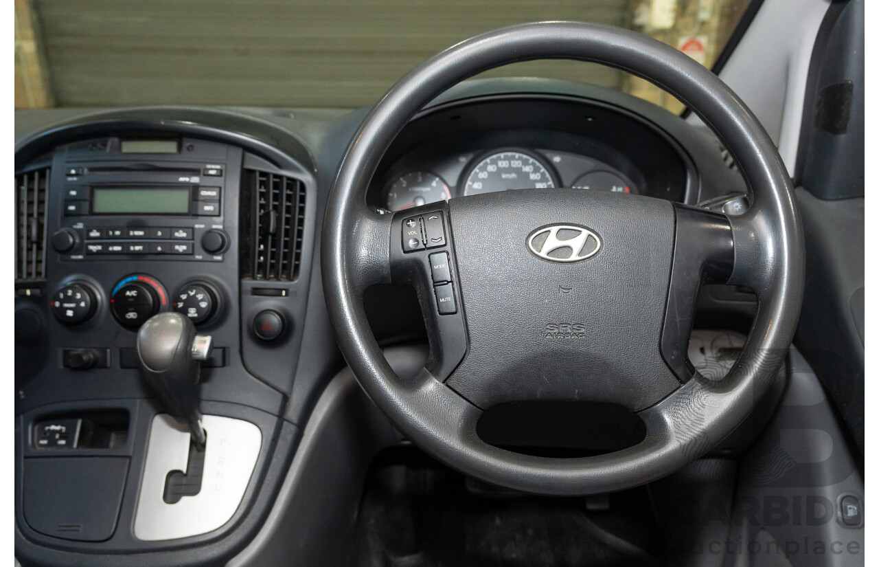 07/2010 Hyundai Iload (RWD) TQ 4D Van White 2.5L