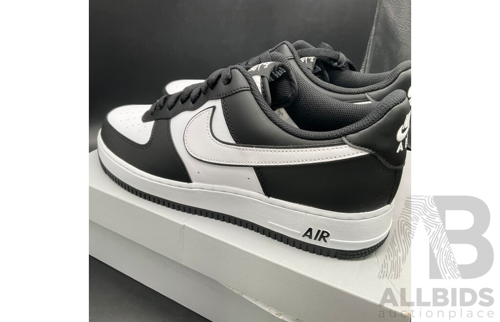 NIKE Air Force 1 '07 