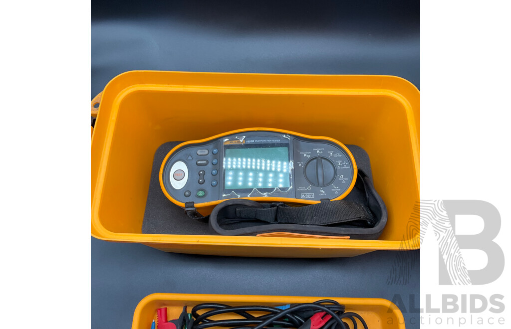 FLUKE Multifunction Installation Tester (1653B) & Test Leads Also Included with Yellow Hard Carrying Case
