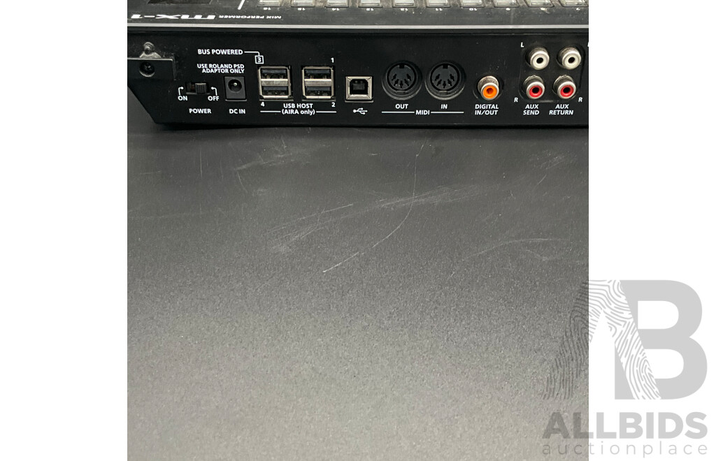 ROLAND AIRA MX-1 Mix Performer Digital Mixer