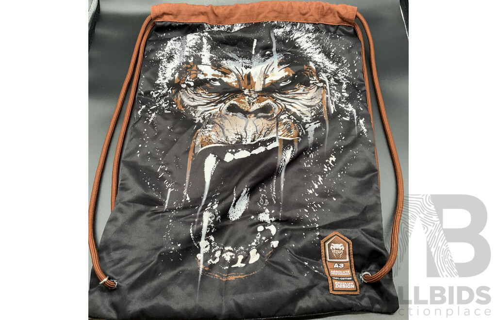 VENUM BJJ GI ABSOLUTE GORILLA, 2x VENUM Pants & VENUM Carry Bag - LOT of 4