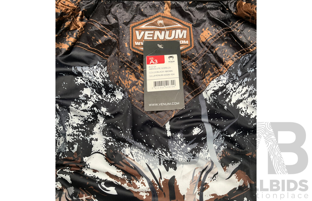 VENUM BJJ GI ABSOLUTE GORILLA, 2x VENUM Pants & VENUM Carry Bag - LOT of 4