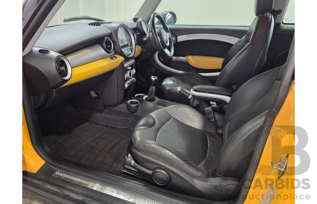 01/2008 Mini Cooper S R56 2d Hatchback Mellow Yellow 1.6L