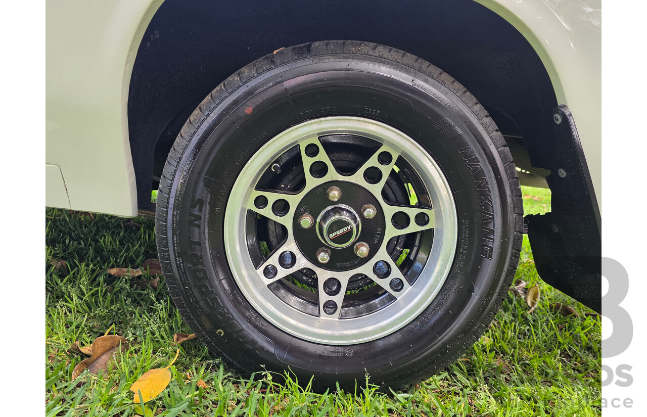 8/1981 Holden WB 2d Utility White V8 4.2L