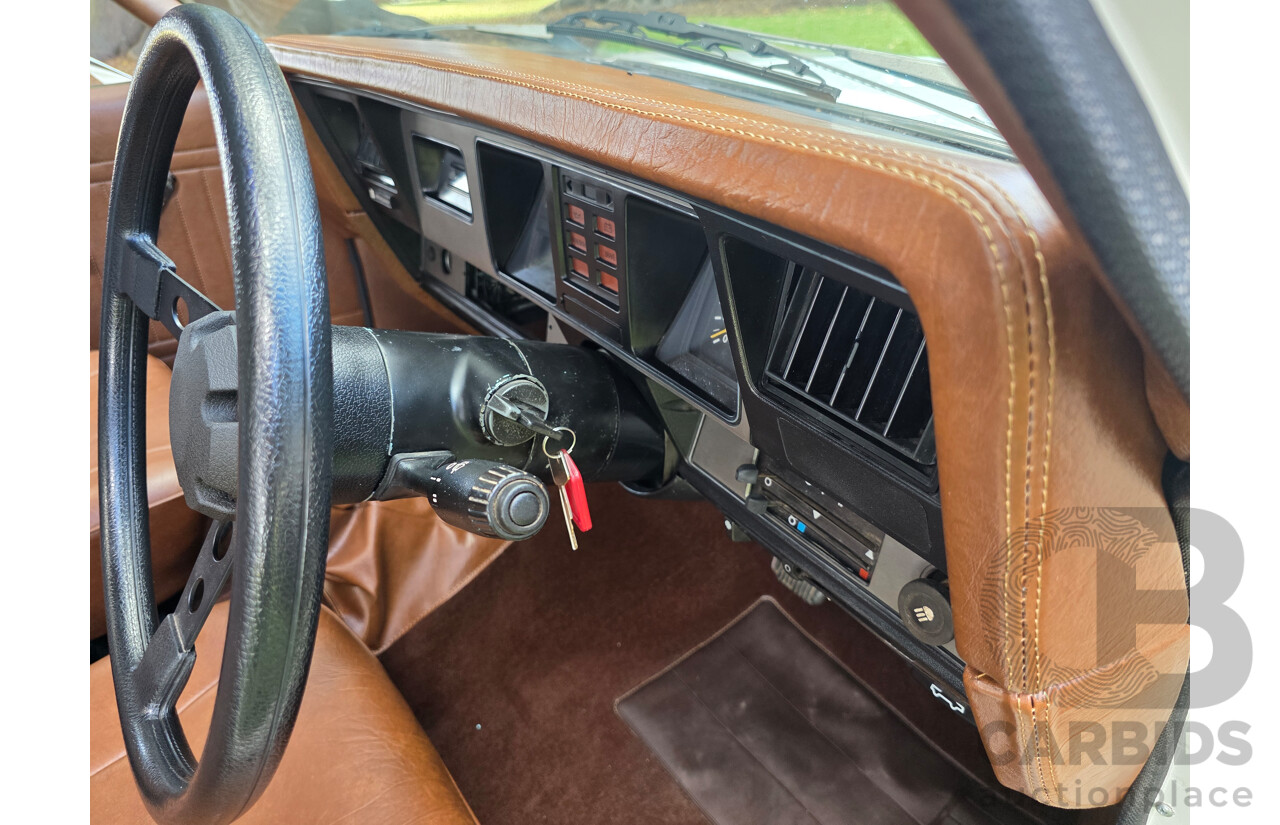 8/1981 Holden WB 2d Utility White V8 4.2L