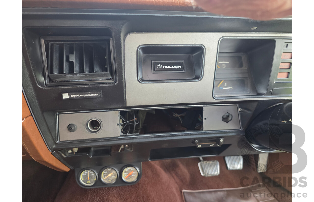 8/1981 Holden WB 2d Utility White V8 4.2L
